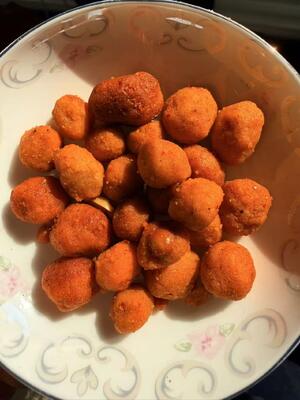 Đậu phộng giòn tan lòng đỏ trứng muối vị cay với bao bì OEM tùy chỉnh