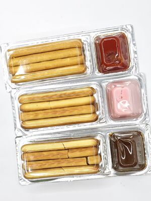 Bánh quy giòn chấm dâu tây với sốt purê dâu tây thật và tăng cường canxi, đồ ăn nhẹ cho hộp cơm trưa của trẻ em không biến đổi gen