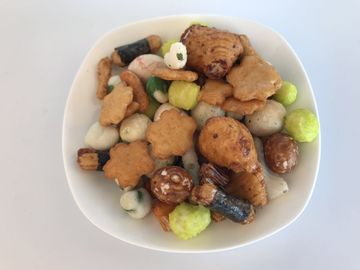 Đậu phộng / gạo 2 thực phẩm đồ ăn nhẹ cay Cracker Mix Low Calorie trong túi bán lẻ