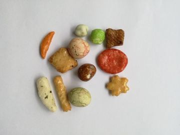 Giấy chứng nhận Halal Đậu phộng tráng hỗn hợp muối gạo cay bánh snack đầy màu sắc