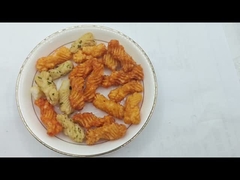 Các bánh giòn cơm hỗn hợp với hương vị nước biển và nước sốt đậu nành